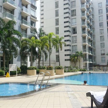Palm Tree Condos Across Naia3 By Beth Manila Bagian luar foto
