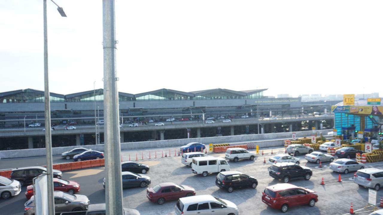 Palm Tree Condos Across Naia3 By Beth Manila Bagian luar foto