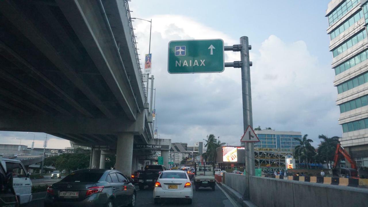 Palm Tree Condos Across Naia3 By Beth Manila Bagian luar foto